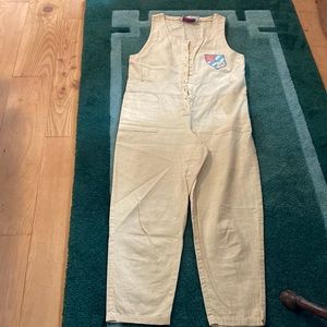 Santa Cruz Sleeveless Pale Yellow Jumper size S, belt loops, buttons front